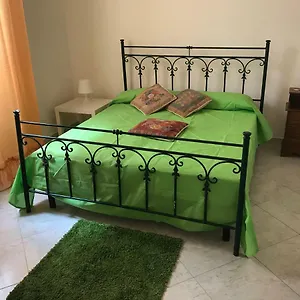 Via Marchesi , Avola Italia